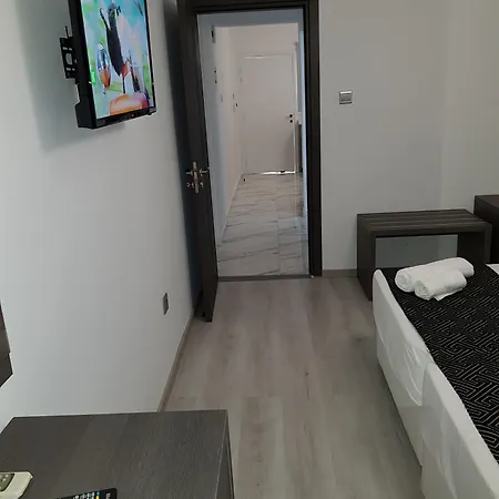 Les Palmiers Petrou Апартаменты Ларнака