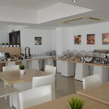 Апартаменты Les Palmiers Petrou