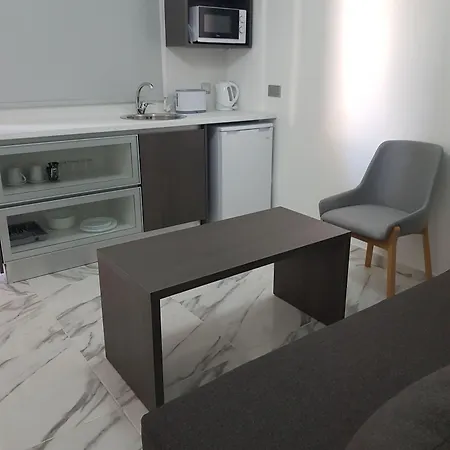 公寓 Les Palmiers Petrou 拉纳卡