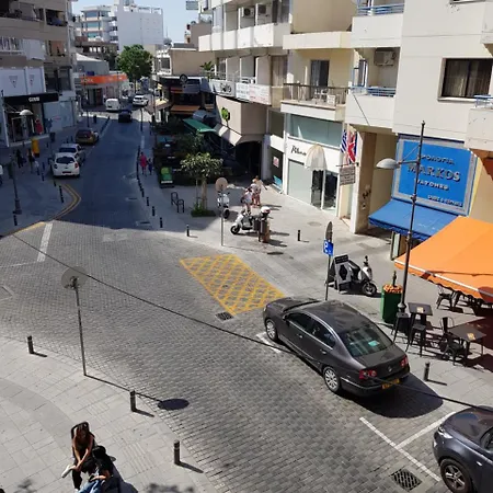 Les Palmiers Petrou Larnaka